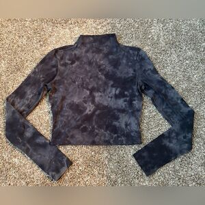 Lululemon fitted cropped long sleeve top size 4